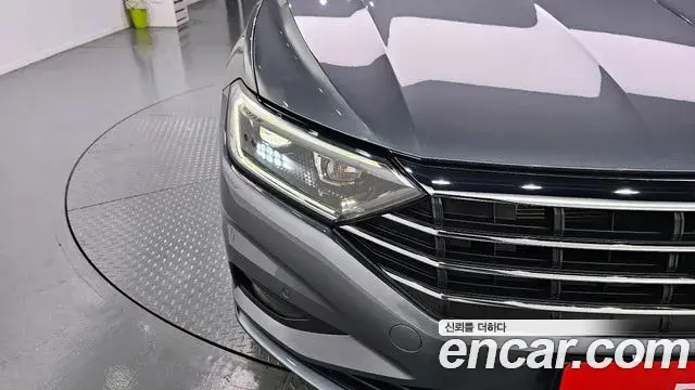 Volkswagen Jetta 2021 — Photo 3/34