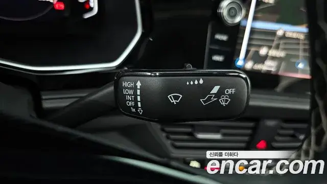 Volkswagen Jetta 2021 — Photo 25/34