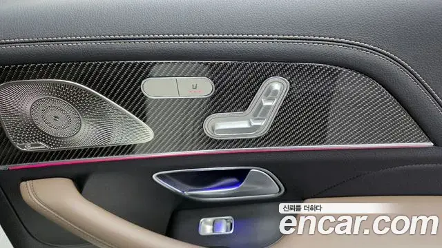 Mercedes-Benz GLE-Class 2021 — Photo 4/33