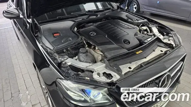 Mercedes-Benz E-Class 2019 — ფოტო 11/36