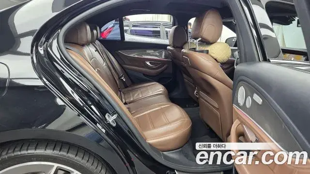 Mercedes-Benz E-Class 2019 — ფოტო 5/36