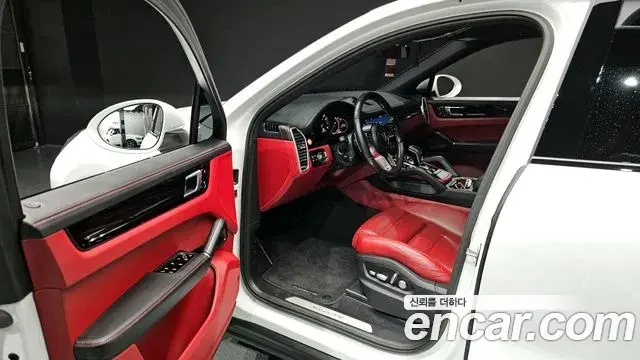 Porsche Cayenne 2020 — Фото 10/20