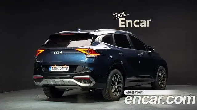 Kia Sportage 2023 — ფოტო 14/32