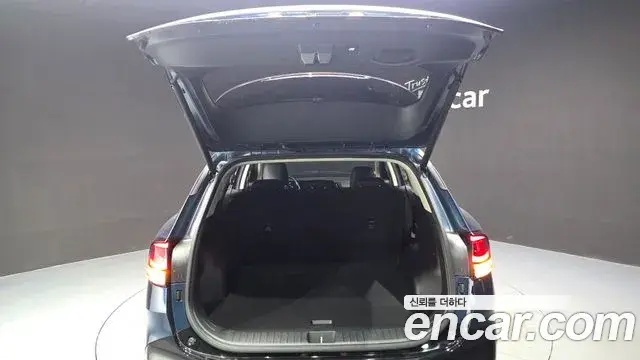 Kia Sportage 2023 — ფოტო 6/32