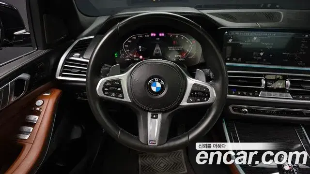 BMW X7 2021 — Фото 13/20