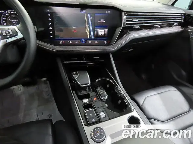 Volkswagen Touareg 2020 — Photo 12/20