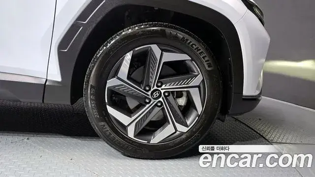 Hyundai Tucson Hybrid 2022 — ფოტო 9/31