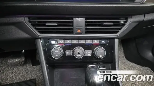 Volkswagen Jetta 2021 — Şəkil 7/32