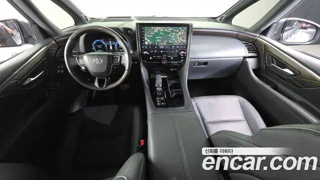 Toyota Alphard 2025 — Photo 7/32