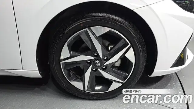 Hyundai The New Avante Hybrid 2021 — ფოტო 9/20