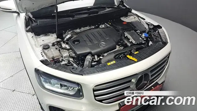 Mercedes-Benz GLB-Class 2024 — Photo 13/31
