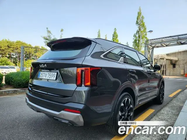 Kia Sorento 2023 — Photo 13/20