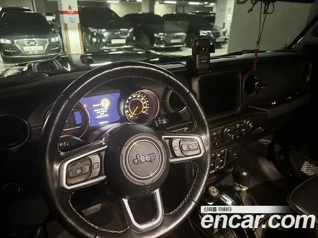 Jeep Wrangler 2021 — ფოტო 1/5