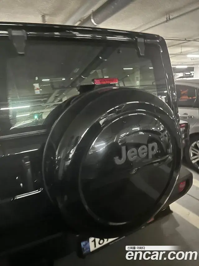 Jeep Wrangler 2021 — ფოტო 4/5
