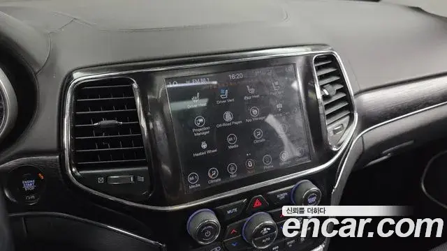 Jeep Grand Cherokee 2021 — Photo 2/32