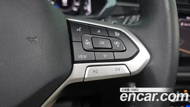 Volkswagen Tiguan 2022 — Photo 19/33