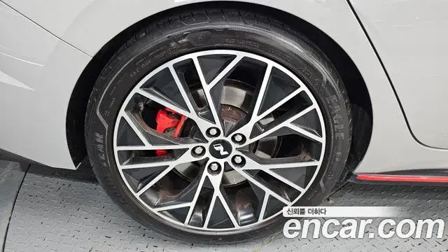 Hyundai The New Avante Hybrid 2022 — ფოტო 4/33