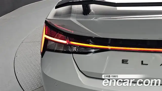 Hyundai The New Avante Hybrid 2022 — ფოტო 24/33