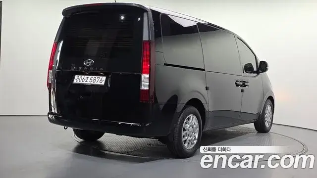 Hyundai Staria 2023 — Фото 2/20