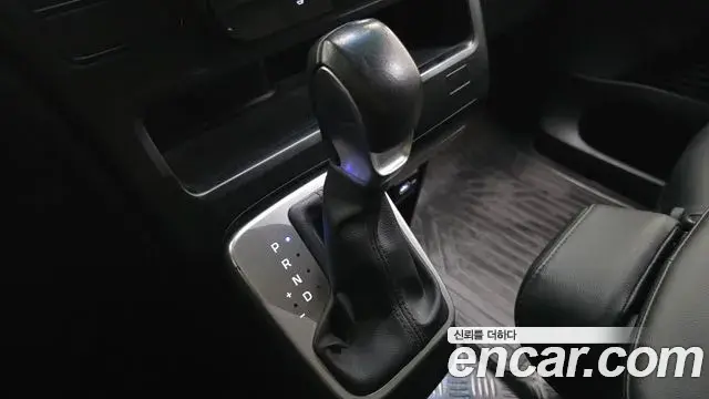 Hyundai Staria 2023 — Фото 9/20