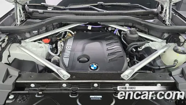 BMW X5 2025 — ფოტო 16/35