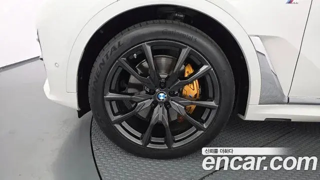 BMW X7 2019 — ფოტო 14/20