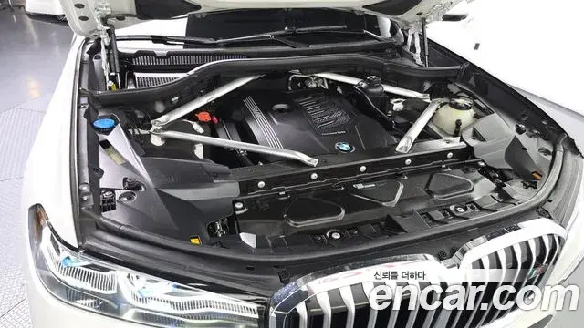 BMW X7 2019 — ფოტო 13/20