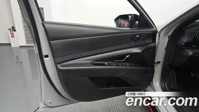 Hyundai The New Avante Hybrid 2022 — ფოტო 15/33