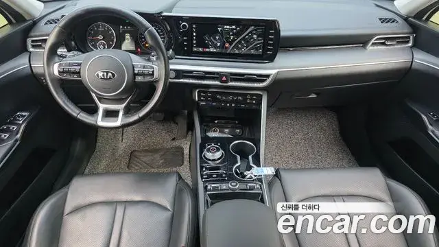Kia K5 2020 — ფოტო 17/20
