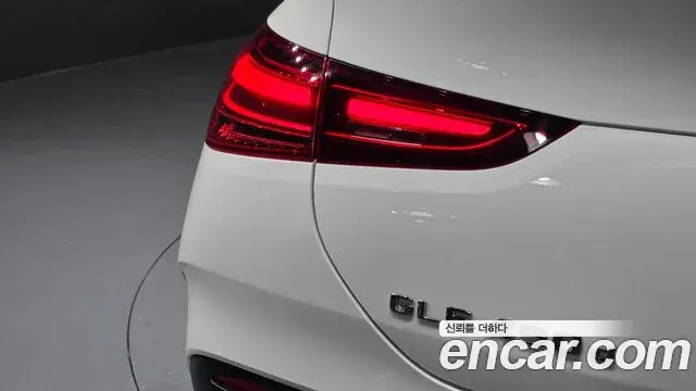Mercedes-Benz GLE-Class 2023 — ფოტო 28/35