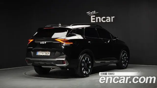 Kia Sportage 2023 — Фото 2/20