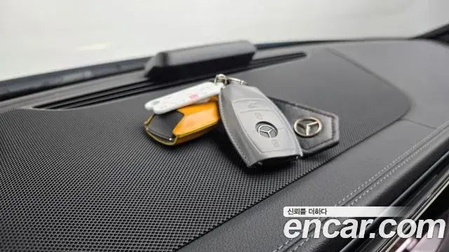 Mercedes-Benz GLE-Class 2021 — Şəkil 21/40