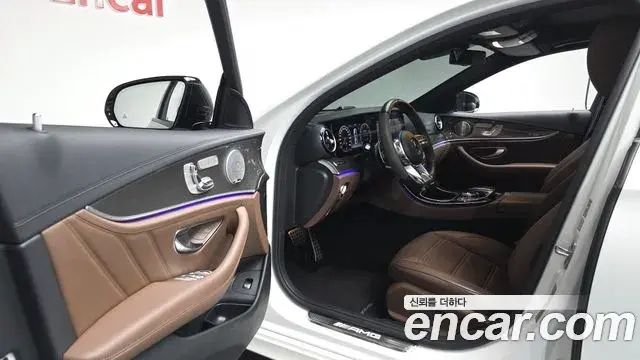 Mercedes-Benz E-Class 2019 — Фото 10/20