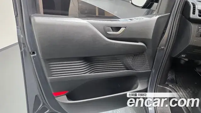 Hyundai Staria 2022 — Photo 19/31