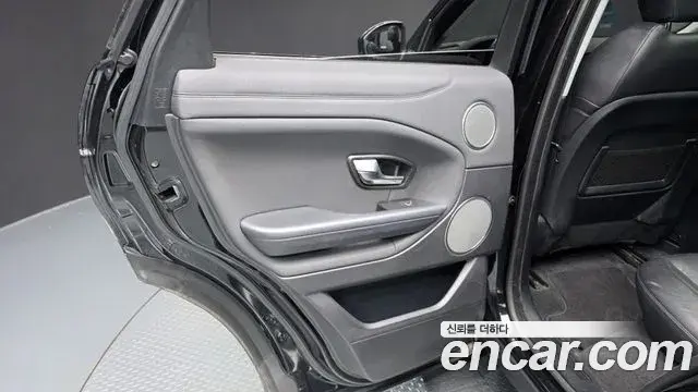 Land Rover Range Rover Evoque 2019 — ფოტო 25/35