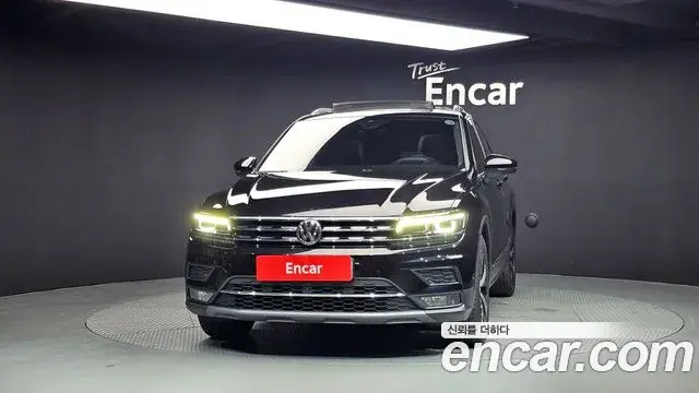 Volkswagen Tiguan 2019 — ფოტო 20/20