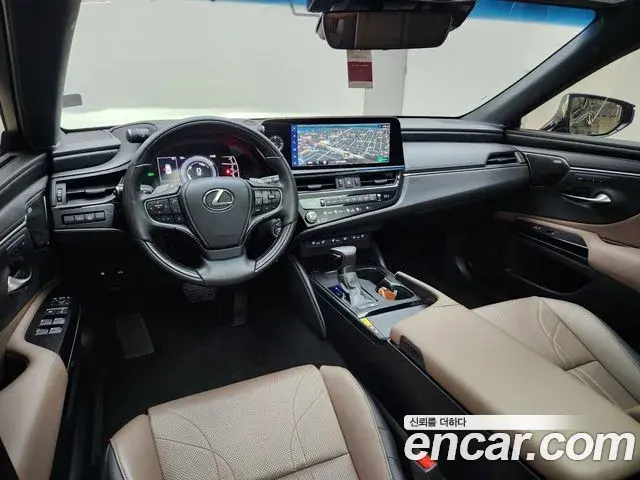Lexus ES300h 2023 — Şəkil 19/20