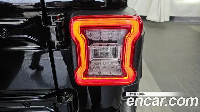 Jeep Wrangler 2020 — Şəkil 29/32