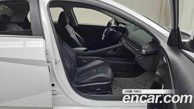 Hyundai The New Avante Hybrid 2022 — Photo 25/30
