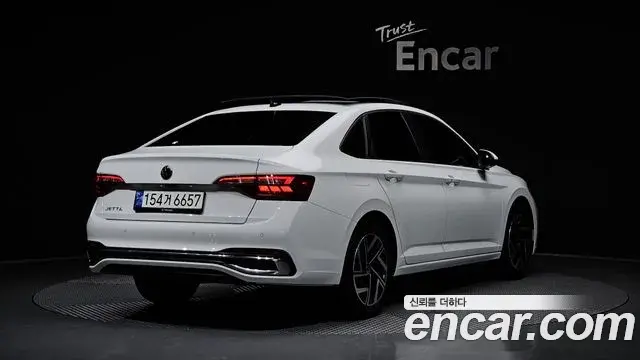 Volkswagen Jetta 2022 — ფოტო 15/33