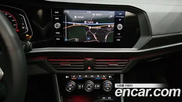 Volkswagen Jetta 2022 — ფოტო 27/33
