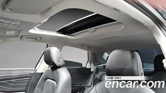 Volkswagen Jetta 2022 — ფოტო 8/33