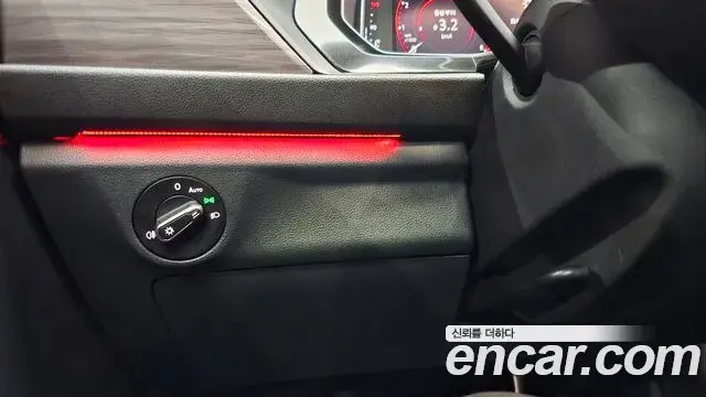 Volkswagen Jetta 2022 — ფოტო 31/33