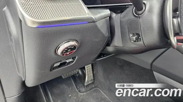 Mercedes-Benz GLC-Class 2025 — Photo 21/33
