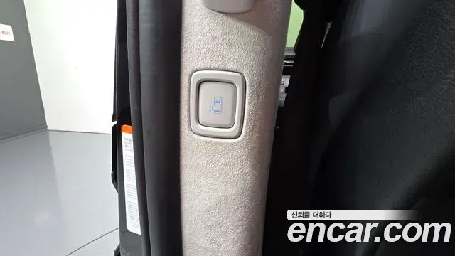 Hyundai Staria 2025 — Фото 18/20