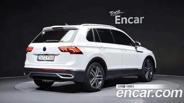 Volkswagen Tiguan 2022 — ფოტო 16/33