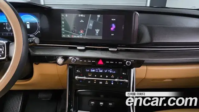 Kia Carnival 2023 — Фото 17/20