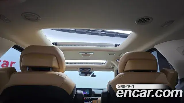 Kia Carnival 2023 — Фото 19/20