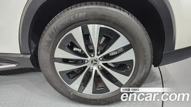 Mercedes-Benz GLE-Class 2024 — Photo 14/34