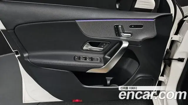 Mercedes-Benz A-Class 2023 — ფოტო 8/31